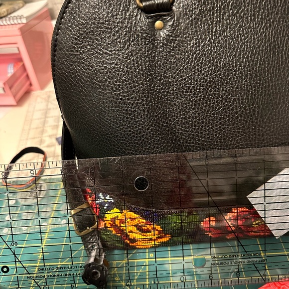 Custom leather purse with beading - Picture 4 of 9